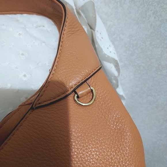 GILL BEIGE LEATHER SHOULDER BAG - Picture 2 of 10